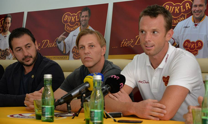 Kapitánom Petrovický, proti Košiciam v bielej sade dresov